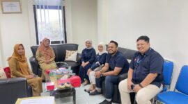 Perwakilan dari Cazbox White Label by Metranet saat melakukan kunjungan ke kantor Dinas Sosial, Pemberdayaan Perempuan, Perlindungan Anak, Pengendalian Penduduk, dan Keluarga Berencana (P3AP2KB) Kabupaten Kudus, beberapa waktu yang lalu.