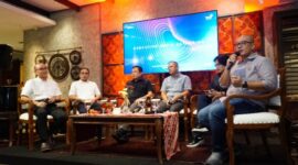 Kiri ke Kanan) Direktur Keuangan dan Manajemen Risiko Telkomsel Daru Mulyawan, Direktur Group Business Development Telkom Honesti Basyir, Direktur utama Telkom Ririek Adriansyah, Direktur Keuangan dan Manajemen Risiko Telkom Heri Supriadi, Direktur Enterprise and Business Service Telkom FM Venusiana, dan SVP Group Sustainability & Corporate Communication Telkom Ahmad Reza.
