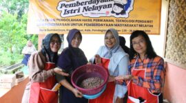 Pelatihan Pengolahan Hasil Perikanan, Teknologi Pengawet dan Pengemasan untuk Pemberdayaan Masyarakat Nelayan, di Kampung Hunian Tetap (Huntap), Desa Sumberjaya, Kab. Pandeglang, beberapa waktu yang lalu.