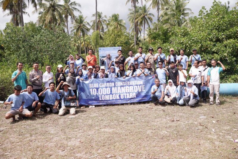 Program restorasi ekosistem pesisir melalui penanaman 10.000 bibit mangrove  jenis Avicennia Marina di kawasan terdampak abrasi Sigar Penjalin, Kab Lombok Utara, Nusa Tenggara Barat. 