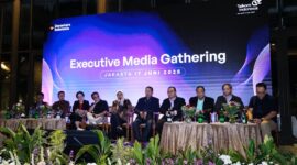 Jajaran Direksi Telkom saat acara Executive Media Gathering, di Jakarta, Selasa (17/6). 