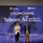 Direktur Enterprise & Business Service Veranita Yosephine (kiri) dan Direktur IT Digital Telkom Faizal R. Djoemadi (kanan) saat acara peluncuran Telkom Artificial Intelligence (AI) Center of Excellence (CoE) di Bali pada, Kamis (28/8).