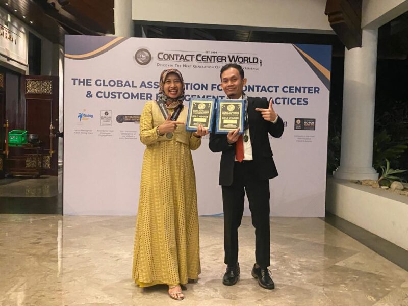General Manager Health Care Service AdMedika Sri Sumari (kiri) dan Assistant Manager Care AdMedika Dwi Hajar Siswantoro (kanan) pada ajang internasional Contact Center World 20th Annual Asia Pacific Next Generation Contact Center & CX Best Practices Conference di The Laguna Resort & Spa, Bali, 21–25 Juli 2025.