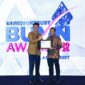 VP Corporate Secretary Finnet Ido Laksono (kanan) saat menerima penghargaan “Excellence in Digital Banking Turnaround” dalam ajang InvestorTrust BUMN Awards 2025 di Jakarta pada, Kamis (31/7).
