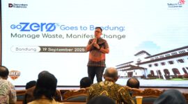 SVP Group Sustainability and Corporate Communication Telkom Ahmad Reza saat memberikan sambutan pada acara Roadshow GoZero% Goes to Bandung: Manage Waste, Manifest Change di Bandung pada (18/9).