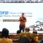 SVP Group Sustainability and Corporate Communication Telkom Ahmad Reza saat memberikan sambutan pada acara Roadshow GoZero% Goes to Bandung: Manage Waste, Manifest Change di Bandung pada (18/9).