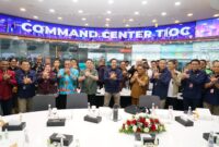 Para peserta melakukan foto bersama usai acara audiensi bersama Pemerintah Daerah dan berbagai Komunitas Papua Selatan.