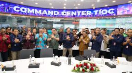 Para peserta melakukan foto bersama usai acara audiensi bersama Pemerintah Daerah dan berbagai Komunitas Papua Selatan.