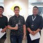 (kiri ke kanan) Account Manager Xooply by Metranet Tomi Putra Dwi Jans, Implementation Officer Xooply Metranet Fakhrul Bahri Ardiansyah, dan Technical Group Leader Yokogawa Theo Amudi saat Kunjungan kerja sama Xooply by Metranet ke Yokogawa Electric.