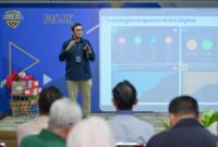 Executive Vice President Telkom Regional 2 Edie Kurniawan saat memberikan paparan pada acara sosialisasi platform digital untuk KD/ KMP Kota Tangerang, Kab Tangerang, dan Kota Tangerang Selatan di Kantor Witel Banten, pada (15/9).