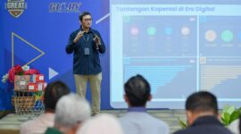 Executive Vice President Telkom Regional 2 Edie Kurniawan saat memberikan paparan pada acara sosialisasi platform digital untuk KD/ KMP Kota Tangerang, Kab Tangerang, dan Kota Tangerang Selatan di Kantor Witel Banten, pada (15/9).