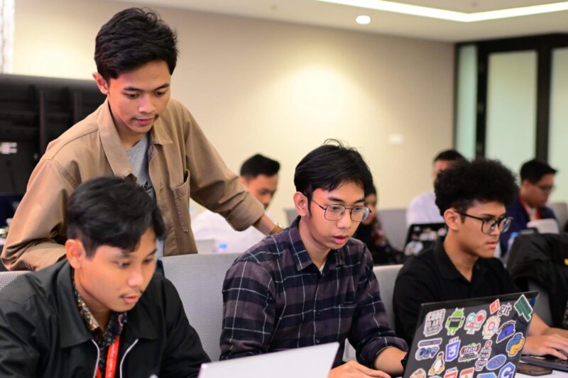 Tim-tim yang mengikuti  Telkom Cyberfest Vol.2: Cyber Showdown – Hack the Web or Hold the Line.