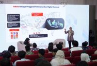 Direktur Utama Telkom Dian Siswarini saat memberikan pemaparan pada acara peluncuran Telkom AI Campus di Universitas Muhammadiyah Yogyakarta (UMY) pada Kamis (23/10).