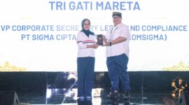 Vice President Corporate Secretary and Legal Compliance Telkomsigma Tri Gati Mareta saat menerima penghargaan Indonesian In-House Counsel Elite 2025, beberapa waktu yang lalu.