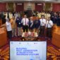 Direktur Utama Telkom Dian Siswarini, Direktur Human Capital Management Telkom Willy Saelan, EVP Telkom Regional 1 Dwi Pratomo Juniarto, Rektor UNP Krismadinata, Ph.D. dan jajaran pada acara Seminar Telkom AI Connect di Universitas Negeri Padang pada Senin (27/10).