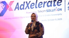 Direktur Utama Telkom Indonesia Dian Siswarini saat memberikan sambutan pada acara AdXelerate Executive Connect yang berlangsung di Jakarta pada Kamis (9/10).