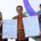 (kiri ke kanan) Country Manager BSI Indonesia Nolia Natalia, SGM Quality Management & HSE Telkom Akses Bambang Sunaryadi, dan PGS Mgr Health, Safety & Environment Hendra Djatnika.