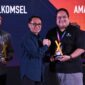 Direktur IT Digital Telkom Indonesia Faizal Rochmad Djoemadi saat memberikan penghargaan pada pemenang kategori “The Best Synergy Collaboration” pada acara Synergy Innovation Week 2025 di Bandung pada Kamis (27/11).