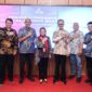 Direktur AdMedika Dian Prambini (keempat dari kiri) dan jajaran Dewan Penasihat Medis (DPM) pada acara penandatanganan Perjanjian Kerja Sama (PKS) untuk penambahan Dewan Penasihat Medis (DPM) sebagai medical expert untuk Medical Advisor Board (MAB) AdMedika pada Rabu  (5/11).