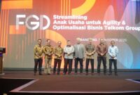(kiri-kanan) Direktur IT Digital Telkom Faizal Rochmad Djomaedi, Deputi Akuntan Negara Badan Pengawasan Keuangan dan Keuangan (BPKP), Iwan Taufiq Purwanto, S.E., MBA, Jaksa Agung Muda Pembinaan, Dr. Hendro Dewanto, S.H., M.Hum, Kepala Badan Pengawasan Keuangan dan Pembangunan (BPKP) RI, Dr. Muhammad Yusuf Ateh, Ak., MBA., Dosen Fakultas Hukum Universitas Mataram, Muhammad Hayyanul Haq, SH., LLM., Ph.D., Direktur Legal & Compliance Telkom Andy Kelana, Direktur Strategic Business Development & Portfolio Telkom Seno Soemadji, dan Asisten Pemulihan Aset Kejaksaan Tinggi Kalimatan Selatan, Dr. Yudhi Kurniawan, S.H., M.H, pada acara “Forum Group Discussion: Streamlining Anak Usaha untuk Agility & Optimalisasi Bisnis Telkom”, pada Jumat (31/10) di Bandung.