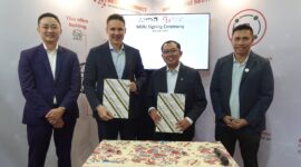 (kiri ke kanan) Commercial Lead ASEAN AMD Alexis Lee, Director Commersial Sales Asia Pacific Region AMD Alexey Navolokin, CEO NeutraDC Singapore Sendang Praptomo, dan CEO NeutraDC Andreuw ThAF saat acara Penandatanganan Memorandum of Understanding (MoU) antara NeutraDC dengan AMD pada ajang Tech Week Singapore beberapa waktu lalu.
