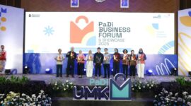 Pemberian penghargaan bagi BUMN dengan volume transaksi tertinggi pada acara PaDi Business Forum & Showcase (PBFS) 2025 di The Gade Tower, Jakarta Pusat pada (10/12).