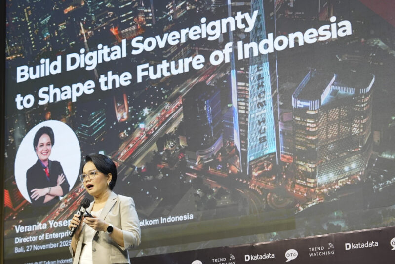Direktur Enterprise & Business Service Telkom, Veranita Yosephine, dalam Trend Maker Summit 2025, Jimbaran (27/11).