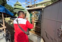 Tim Telkom Akses yang melakukan pemulihan jaringan di wilayah yang terdampak banjir dan tanah longsor di Sumatera.