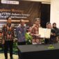 Penandatanganan Perjanjian Kerja Sama (PKS) antara Telkom dan Fakultas Teknologi Maju dan Mutidisiplin (FTMM) Universitas Airlangga (UNAIR) di Hotel Bumi Surabaya City Resort, Jumat (5/12).