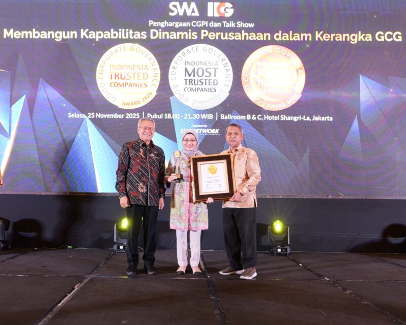 Direktur Utama AdMedika Dian Prambini saat menerima penghargaan pada ajang “Corporate Governance Perception Index (CGPI)” Award Tahun Buku 2024 di Hotel Shangri-La Jakarta pada beberapa waktu lalu.