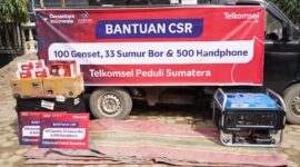 Bantuan CSR Telkomsel Peduli Sumatera yang terdiri dari 100 genset, 33 sumur bor, dan 500 handphone.