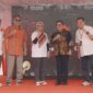  (kiri ke kanan) Direktur Wholesale & International Business Service Telkom Honesti Basyir, Komisaris Telkom Rizal Mallarangeng, Direktur Utama Telkom Dian Siswarini, Perwakilan Pemerintah Provinsi Papua, dan EVP Telkom Regional V Amin Soebagyo pada acara peresmian fasilitas edge data center neuCentrIX Telkom ke-28 yang berlokasi di Jayapura, Papua pada Kamis (4/12).