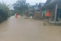 Tim Reaksi Cepat BPBD Kabupaten Pandeglang lakukan monitoring dan kaji cepat di Desa Idaman, Kecamatan Patia, Kabupaten Pandeglang, Banten, pada Rabu (17/12). (BPBD Kabupaten Pandeglang)