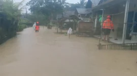 Tim Reaksi Cepat BPBD Kabupaten Pandeglang lakukan monitoring dan kaji cepat di Desa Idaman, Kecamatan Patia, Kabupaten Pandeglang, Banten, pada Rabu (17/12). (BPBD Kabupaten Pandeglang)