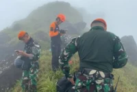 (Puspen TNI). Tentara Nasional Indonesia (TNI) melalui Tim Search and Rescue (SAR) TNI Angkatan Udara berhasil menemukan lokasi jatuhnya pesawat ATR 42-500 milik Indonesia Air Transport (IAT) di Gunung Bulusaraung, Kabupaten Maros, Sulawesi Selatan, Minggu (18/1/2026).