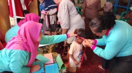 Stunting Action Hub yang merupakan salah satu program Telkom yang berhasil memenangkan penghargaan “Community Involvement Development” kategori Kesehatan pada ajang Indonesia Corporate Sustainability Championship (ICCS) 2025.