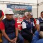 Direktur Utama Telkom Dian Siswarini (tengah) memberikan penjelasan mengenai progress pemulihan infrastruktur Telkom kepada awak media di Posko Recovery TelkomGroup.