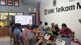 Pemaparan program pelatihan serta sertifikasi berstandar internasional bersama Microsoft, Fortinet, Huawei, dan Google untuk memperkuat kompetensi talenta digital guru dan siswa SMK Telkom, Jumat (23/1).
