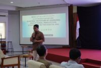 Direktur Sistem Informasi Universitas Islam Indonesia (UII) Mukhammad Andri Setiawan, S.T., M.Sc., Ph.D. (kanan) pada talkshow sesi Higher Education yang membahas strategi peningkatan produktivitas kampus melalui solusi digital, Selasa (27/1).Foto 2: Direktur Sistem Informasi Universitas Islam Indonesia (UII) Mukhammad Andri Setiawan, S.T., M.Sc., Ph.D. (kanan) pada talkshow sesi Higher Education yang membahas strategi peningkatan produktivitas kampus melalui solusi digital, Selasa (27/1).