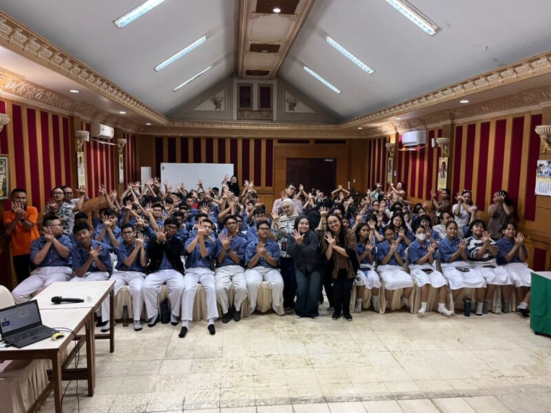 Program edukasi digital CyberHeroes membekali 420 siswa dari berbagai sekolah di Indonesia untuk meningkatkan pemahaman keamanan siber.