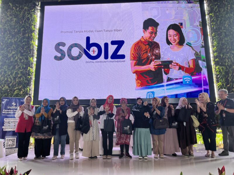 Sobat Indibiz (SOBIZ) adalah sebuah inisiatif Telkom untuk pemberdayaan ekonomi digital yang membuka akses peluang usaha bagi komunitas, para ibu rumah tangga, dan pelaku UKM perempuan di seluruh Indonesia.