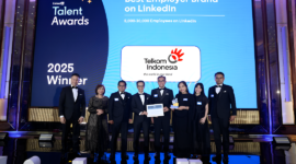 TelkomGroup kembali menorehkan prestasi di LinkedIn Talent Awards 2025 dengan meraih dua penghargaan sekaligus. PT Telkom Indonesia (Persero) Tbk berhasil mempertahankan gelar Best Employer Brand on LinkedIn untuk kedua kalinya, sementara Telkomsel meraih penghargaan Learning Champion. Pencapaian ini menegaskan komitmen TelkomGroup dalam membangun employer branding yang kuat serta menghadirkan budaya belajar dan pengembangan talenta digital yang berkelanjutan, Kamis (7/5).