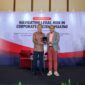 (kiri ke kanan) Direktur Legal & Compliance Telkom Andy Kelana bersama Wakil Menteri Hukum Republik Indonesia Prof. Dr. Eddy O.S. Hiariej, S.H., M.Hum. pada Executive Session Navigating Legal Risk in Corporate Decision Making, Jumat (26/6). Melalui forum ini, Telkom memperkuat kapabilitas pengambil keputusan melalui pemahaman regulasi, Business Judgment Rule (BJR), dan tata kelola perusahaan guna mendukung pertumbuhan bisnis yang berkelanjutan.