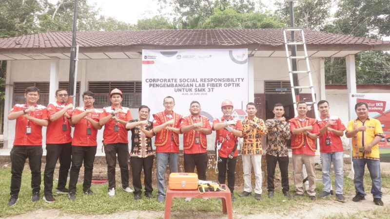  Telkom Akses meresmikan Laboratorium Fiber Optik (FO) di SMKN 1 Tuhemberua, Kabupaten Nias Utara, sebagai bagian dari program CSR Fiber Academy untuk mendukung penguatan pendidikan vokasi melalui penyediaan fasilitas praktik dan peningkatan kompetensi guru SMK di wilayah 3T, Jumat (26/6).
