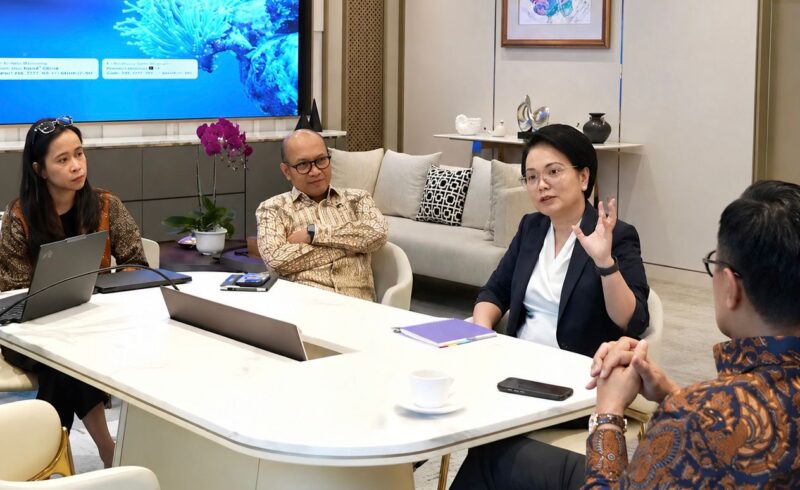 Agenda diskusi Direktur Enterprise & Business Service Telkom Veranita Yosephine dengan Kepala Badan Pengelola Investasi Danantara sekaligus Chief Operating Officer (COO) Danantara Dony Oskaria dan Managing Director Business-2 Danantara Setyanto Hantoro, beberapa waktu lalu.