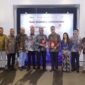 Jajaran manajemen TelkomGroup dan China Unicom usai penandatanganan Nota Kesepahaman (MoU) di Jakarta, Senin (21/9). Melalui skema kolaborasi multilateral dan resiprokal, TelkomGroup bersama Telkomsel, InfraNexia, dan Mitratel menjajaki pengembangan infrastruktur digital, konektivitas, serta solusi teknologi dengan memadukan kapabilitas domestik TelkomGroup dan jaringan global China Unicom.