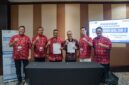 Penandatanganan Berita Acara Kesepakatan (BAK) Pembangunan Sistem Komunikasi Kabel Laut (SKKL) SUB-2 oleh Direktur Planning InfraNexia Ronny Arnaz (ketiga dari kiri) & Direktur Utama CCSI-KD Peter Djatmiko (ketiga dari kanan), disaksikan langsung oleh Direktur Network Telkom Nanang Hendarno (kedua dari kiri) & Direktur Utama InfraNexia Lukman Hakim Abd. Rauf (paling kiri).
