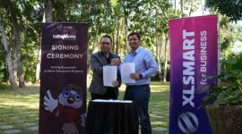 (kiri ke kanan) Direktur Commercial InfraNexia Syaiful Rahim Soenaria dan Group Head Network Planning & Design XLSMART ??Fadly Hamka melakukan penandatanganan Berita Acara Kesepakatan (BAK) kerja sama penguatan infrastruktur konektivitas nasional melalui pemanfaatan layanan Wavenexia, Metronexia, dan infrastruktur pasif dalam rangkaian BATIC 2026 di Bali, (27/8).