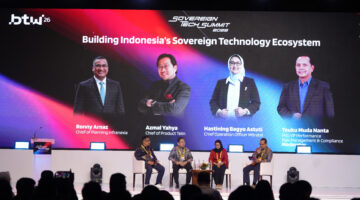 Direktur Operasi dan Pembangunan Mitratel Hastining Bagyo Astuti saat menjadi panelis dalam Panel Discussion I: Building Indonesia’s Sovereign Technology Ecosystem pada Sovereign Tech Summit 2026, rangkaian Bali Tech Week (BTW) 2026 di Denpasar, Bali, Kamis (22/10).