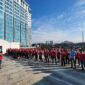 Para teknisi Telkom Akses bersiaga dalam mendukung penataan infrastruktur telekomunikasi melalui program Sarana Jaringan Utilitas Terpadu (SJUT) di Kota Bandung. Dengan dukungan sumber daya dan kesiapan teknis, Telkom Akses memastikan proses pemindahan kabel udara ke jaringan bawah tanah berjalan terkoordinasi, aman, dan tetap menjaga kontinuitas layanan bagi pelanggan.